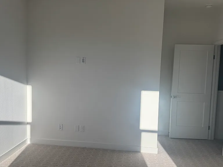 2317 W Broadway #5 — Photo 8