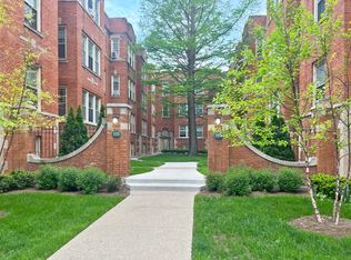 101-111 S. Harvey Ave. and 237-249 South Blvd., Oak Park, IL 60302