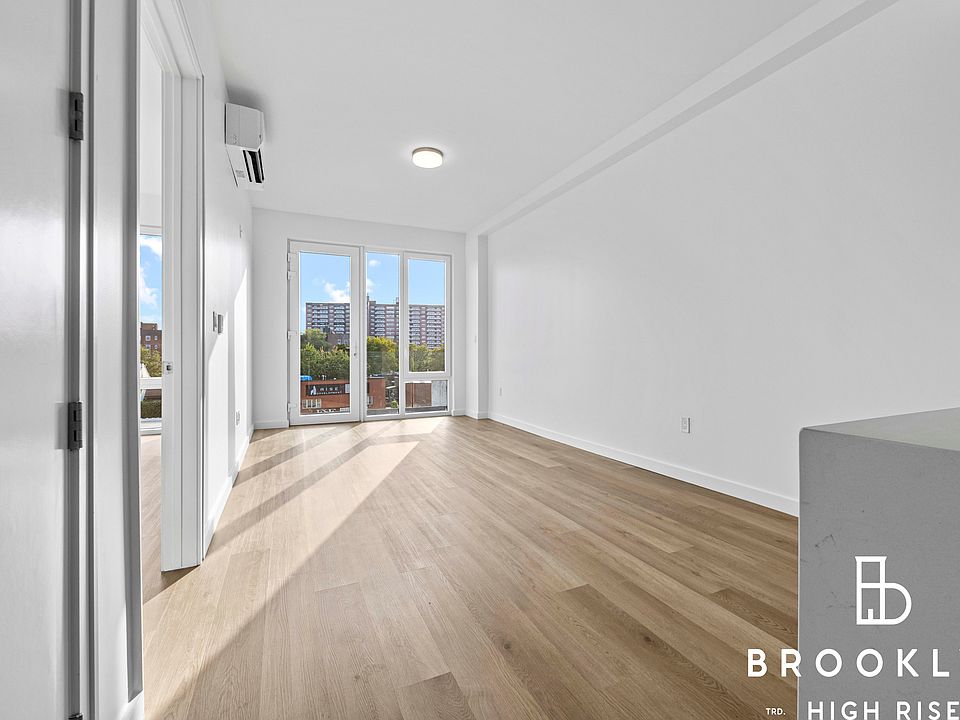 1st image of 50 E 10th St #541