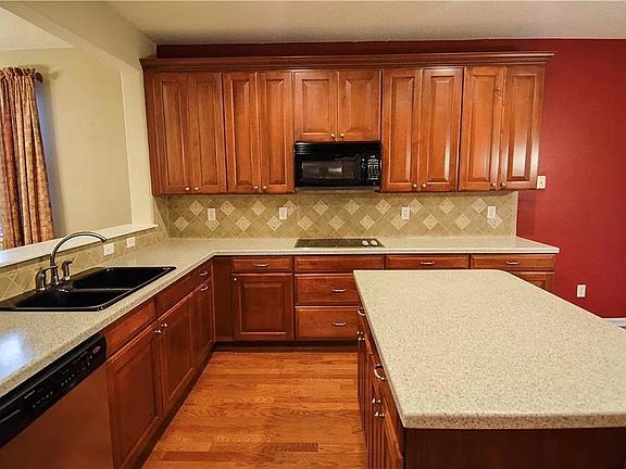 5th image of 76297 Deerwood Dr