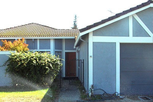 1st image of 1072 Minoru Dr