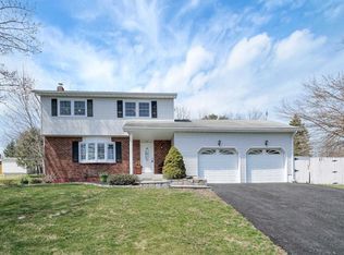 52 Nantucket Dr, Fishkill, NY 12524