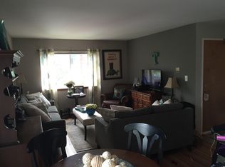 716 Inland Cir APT 202, Naperville, IL 60563