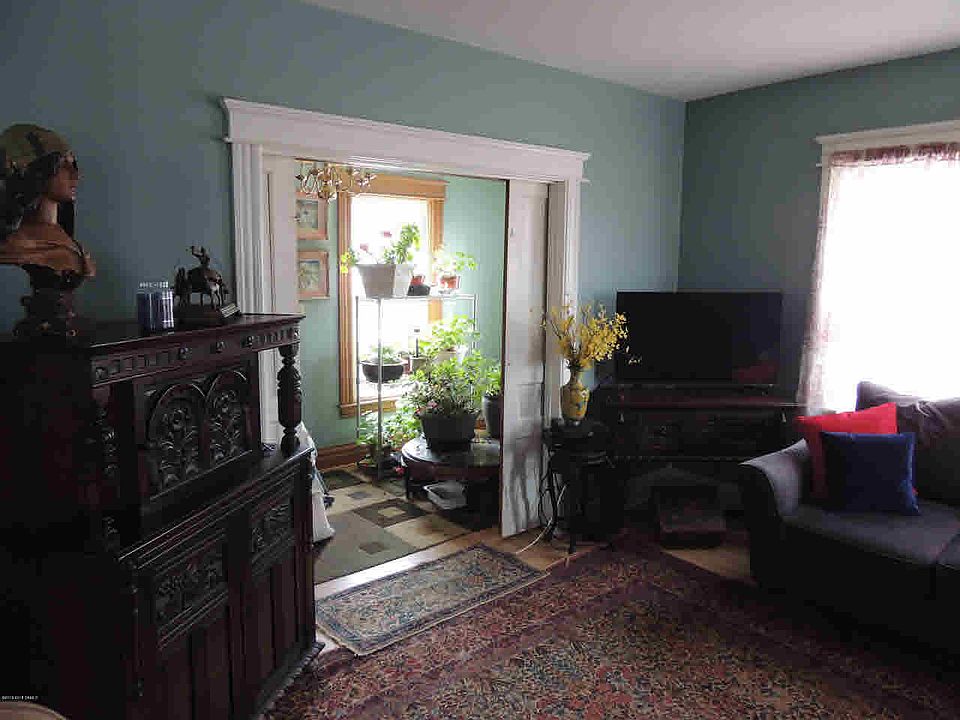 4 Quaker St, Granville, NY 12832 Zillow