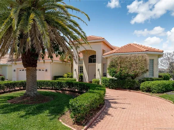 2216 SE Stonehaven Rd, Port Saint Lucie, FL 34952