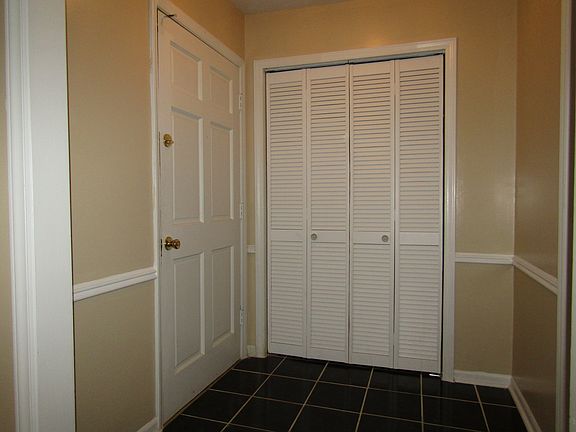 2nd image of 2221 Meloine Ln