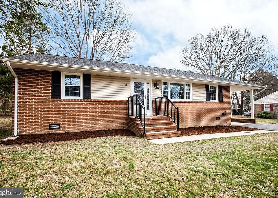 Welcome home to 806 Payton Dr!