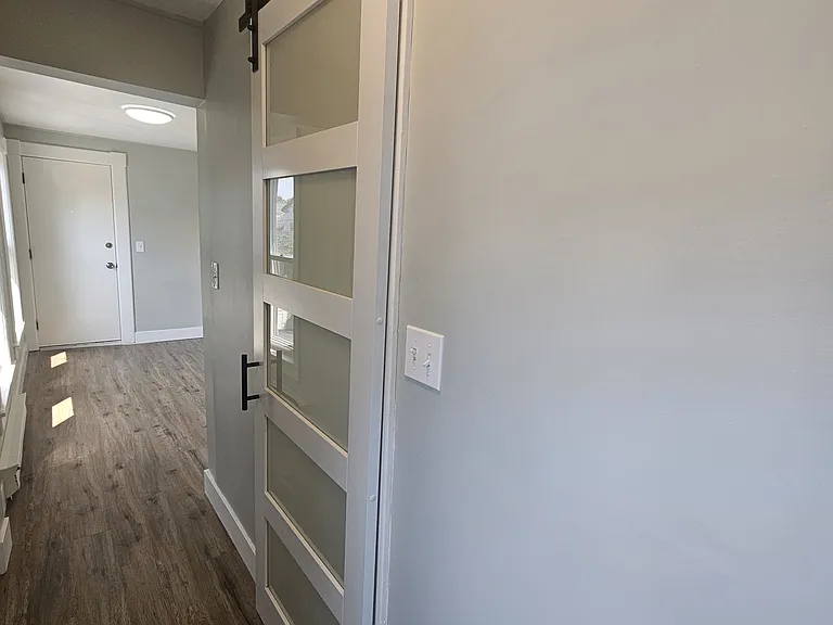 17 Holland Ave #3 — Photo 4
