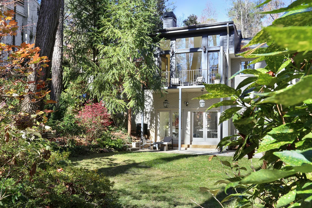 W Wesley Rd NW, Atlanta — Photo 2