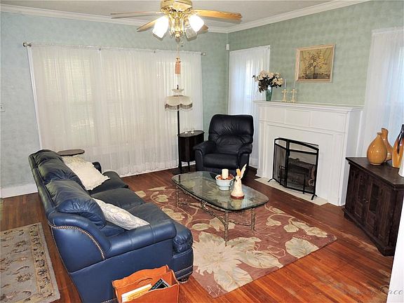 4th image of 1257 Peach St
