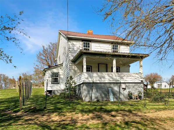 35 Bucey Rd, Burgettstown, PA 15021