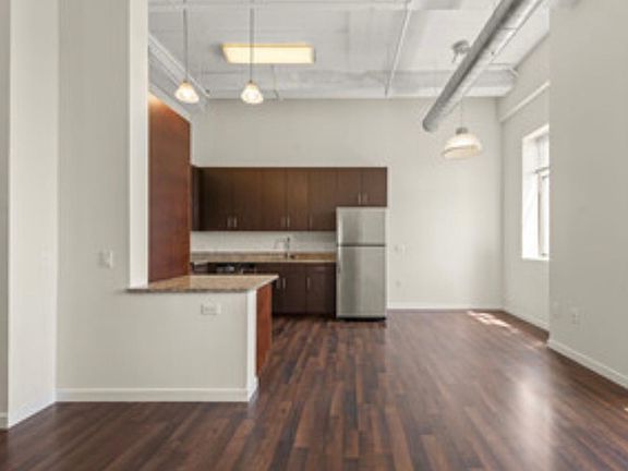 4th image of 27 Baldwin Ave #22