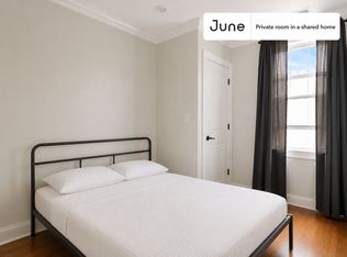 490 Washington St #C, Boston, MA 02111