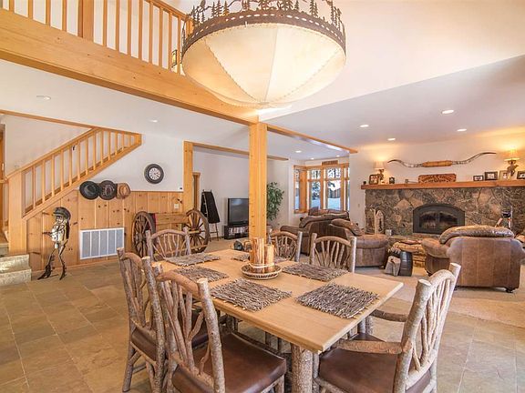 3rd image of 222 Vista Pines Cir