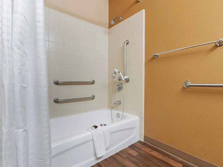 Studio Suite - 2 Full Beds