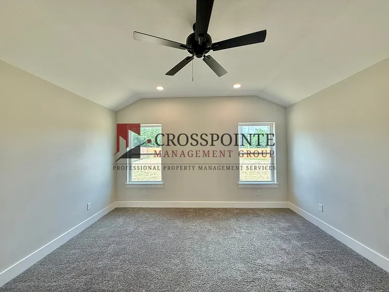 17434 Crossing Cir — Photo 6
