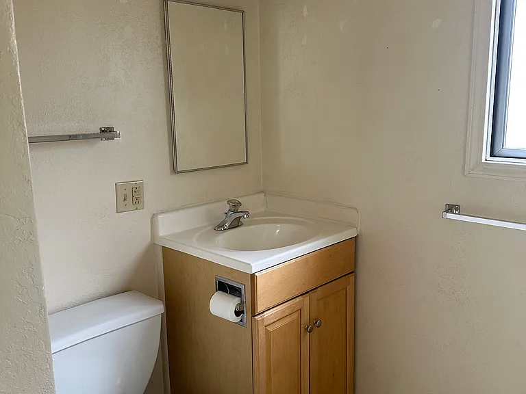 1303 W Hays St — Photo 12
