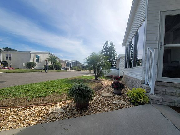 2nd image of 162 Glen Este Ct