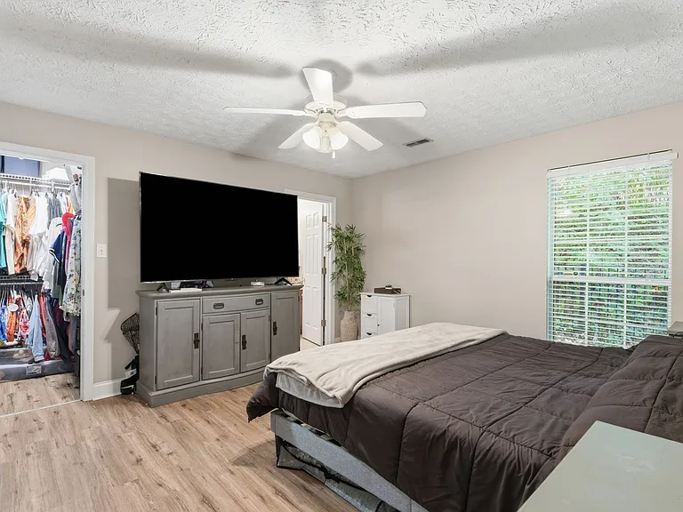 8400 Lesley Marie Ln — Photo 16