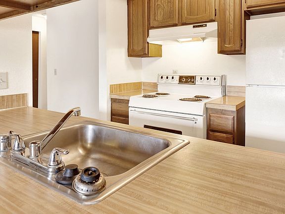 4th image of 1014 23rd St APT 3