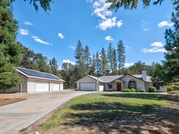 41741 Loch Lomond Ln, Oakhurst, CA 93644