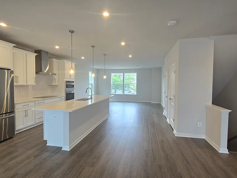 6701 Belcrest Rd — Photo 12