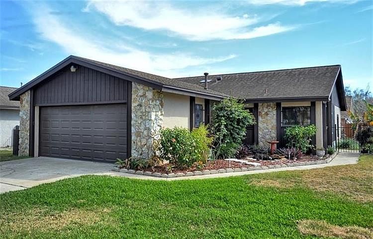 1st image of 652 Stanhope Dr