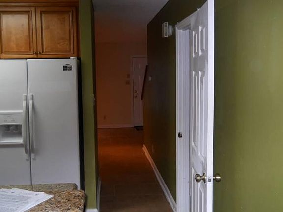 4th image of 903 Gatehouse Ln