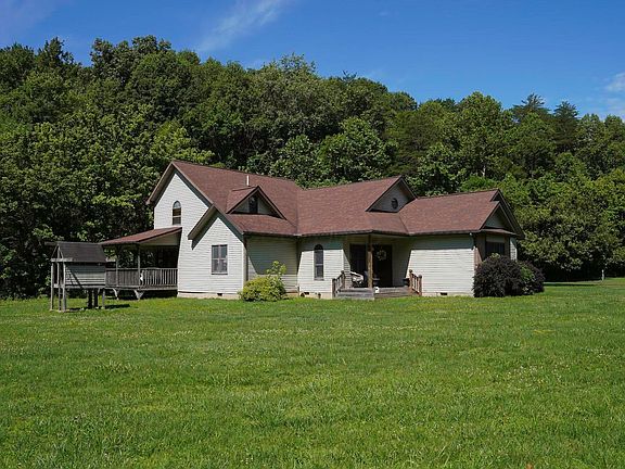 2nd image of 1451 Meadow Run Rd