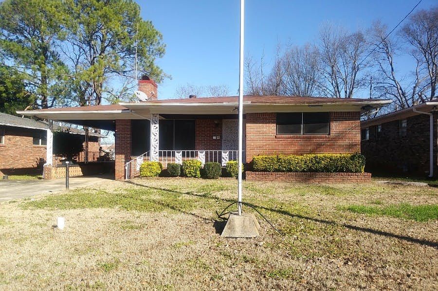 1st image of 809 Bolin St SW