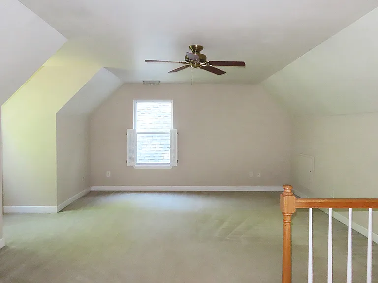 205 S English Hill Ln — Photo 9