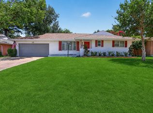 1207 College Oaks Dr, Arlington, TX 76010