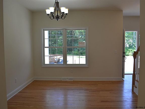 5th image of 694 CLIFTON PARK CENTER Road