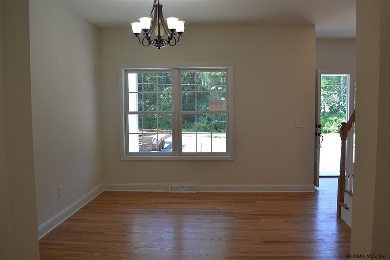 5th image of 694 CLIFTON PARK CENTER Road
