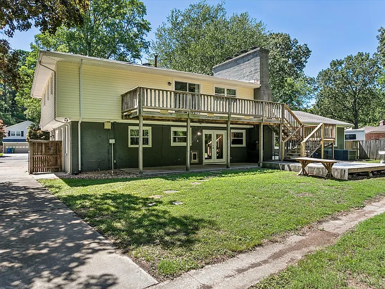112 Leslie Dr — Photo 7