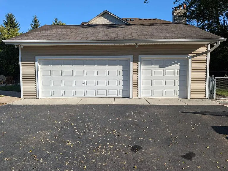 723 Greenwood Rd — Photo 20