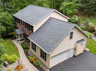 25 Seymour Dr, Saratoga Springs, NY 12866