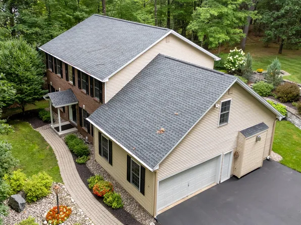 25 Seymour Drive, Saratoga Springs, NY 12866
