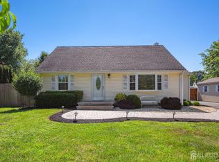 576 Englishtown Rd, Monroe Township, NJ 08831