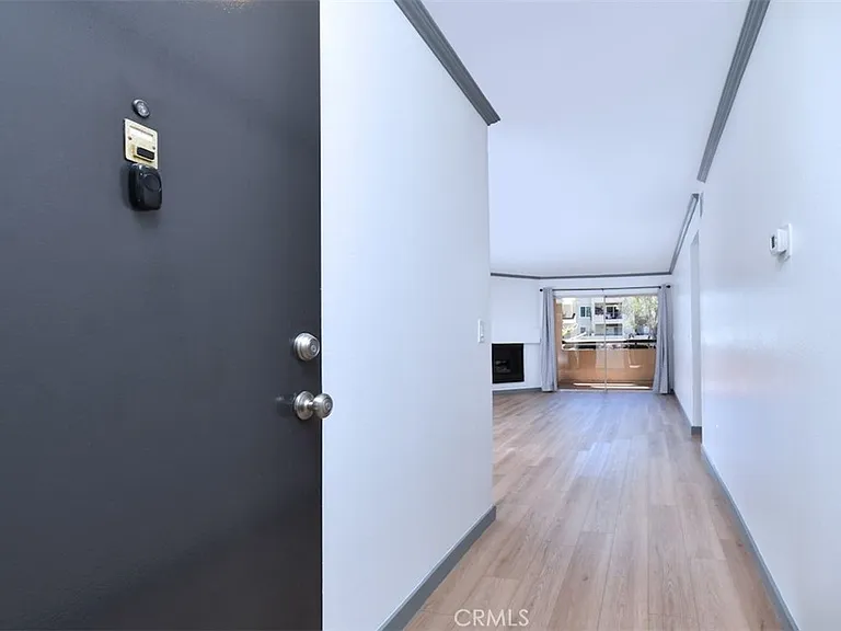 21500 Burbank Blvd #112 — Photo 7
