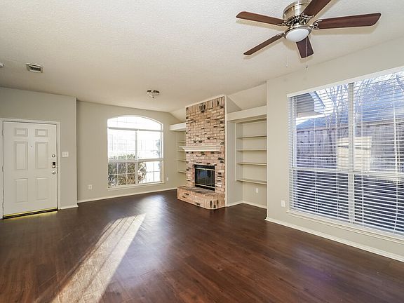 4th image of 903 Crestwood Dr