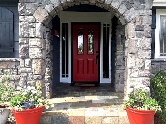 Outdoor entryway