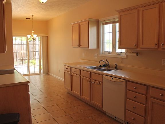5th image of 1020 Villa Ct
