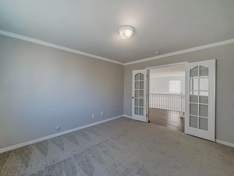 2143 W Marconi Ave — Photo 17