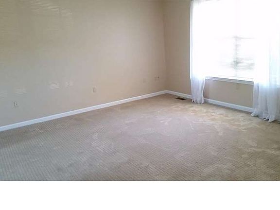 5th image of 308 Angelo Dr