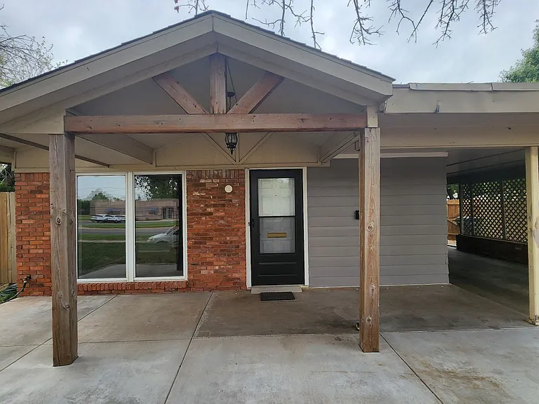 6408 NW 23rd St — Photo 3