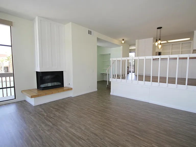9137 Marina Pacifica Dr N — Photo 9