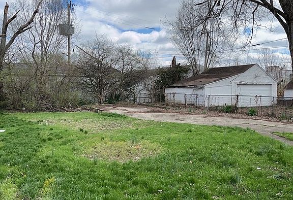 3rd image of 32 Stafford Ave