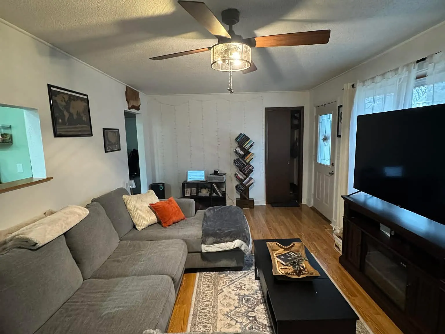725 Franklin Ave — Photo 2