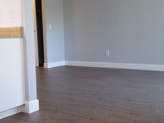 2nd image of 1117 Olive Ave